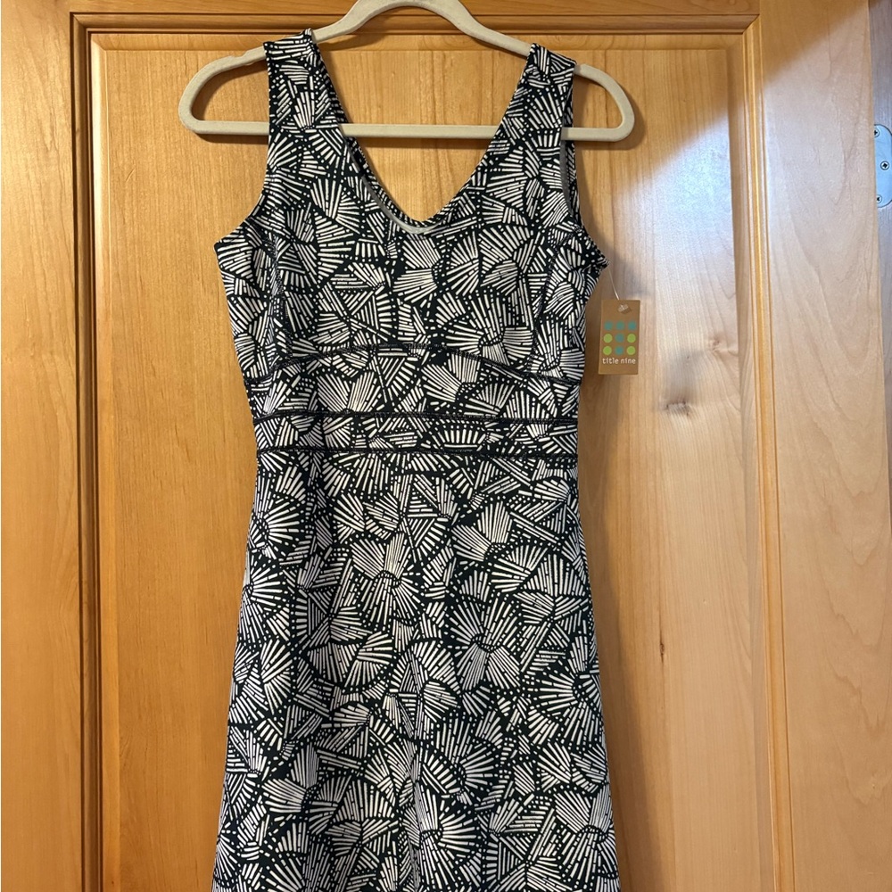 Title Nine Black and White Patterned Dream Dress